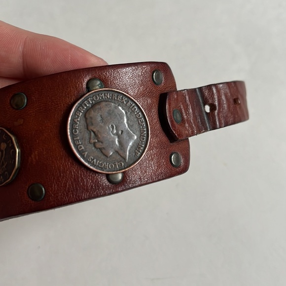 Vintage Genuine Leather Wristband / Coins / Made In Canada / Carole Garber - Picture 6 of 10